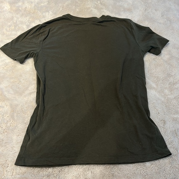 🌻2/$10🌻 Boys t-shirt, Olive Green with neon decal, Old Navy, youth XL - Picture 5 of 5